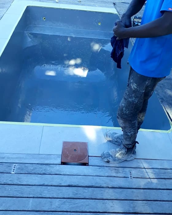 Pool painting work in the Overberg